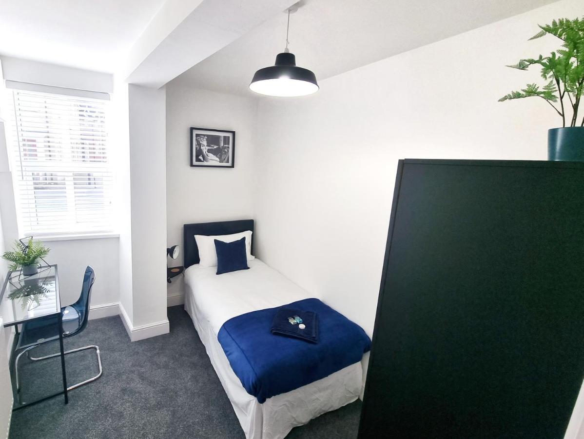 Stylish 2 Bed Apartment With Free Parking, Speed Wifi, Free Parking Κόλτσεστερ Εξωτερικό φωτογραφία
